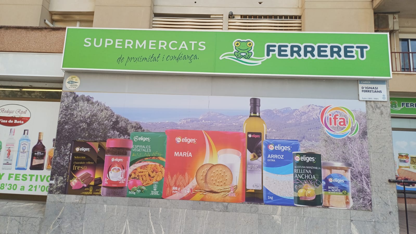 Rótulo grande supermercado ferreret son oliva