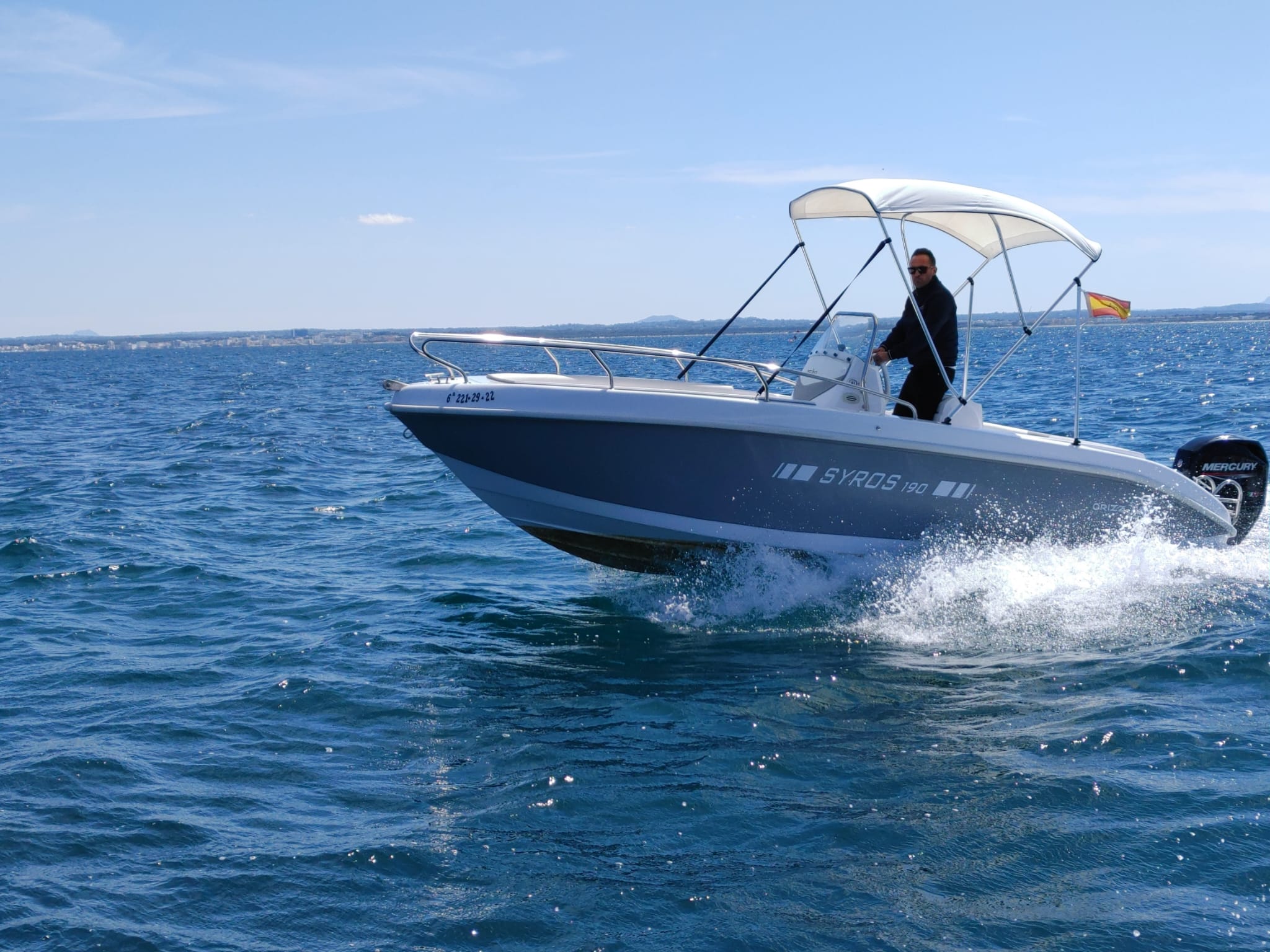 barco en alquiler de teddy boat en emprendimos